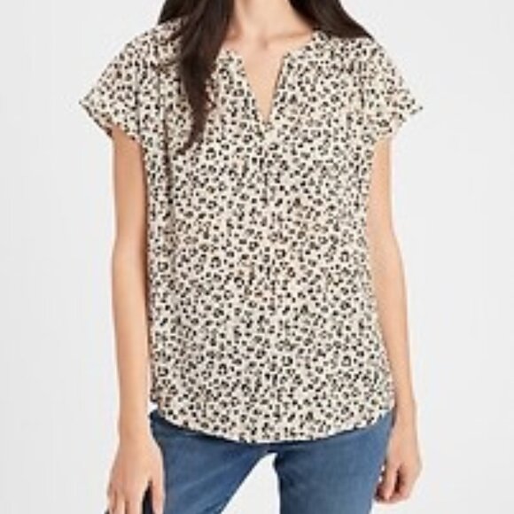 Banana Republic Size XS V-Neck Short Sleeve Leopard Print Blouse - Picture 1 of 8